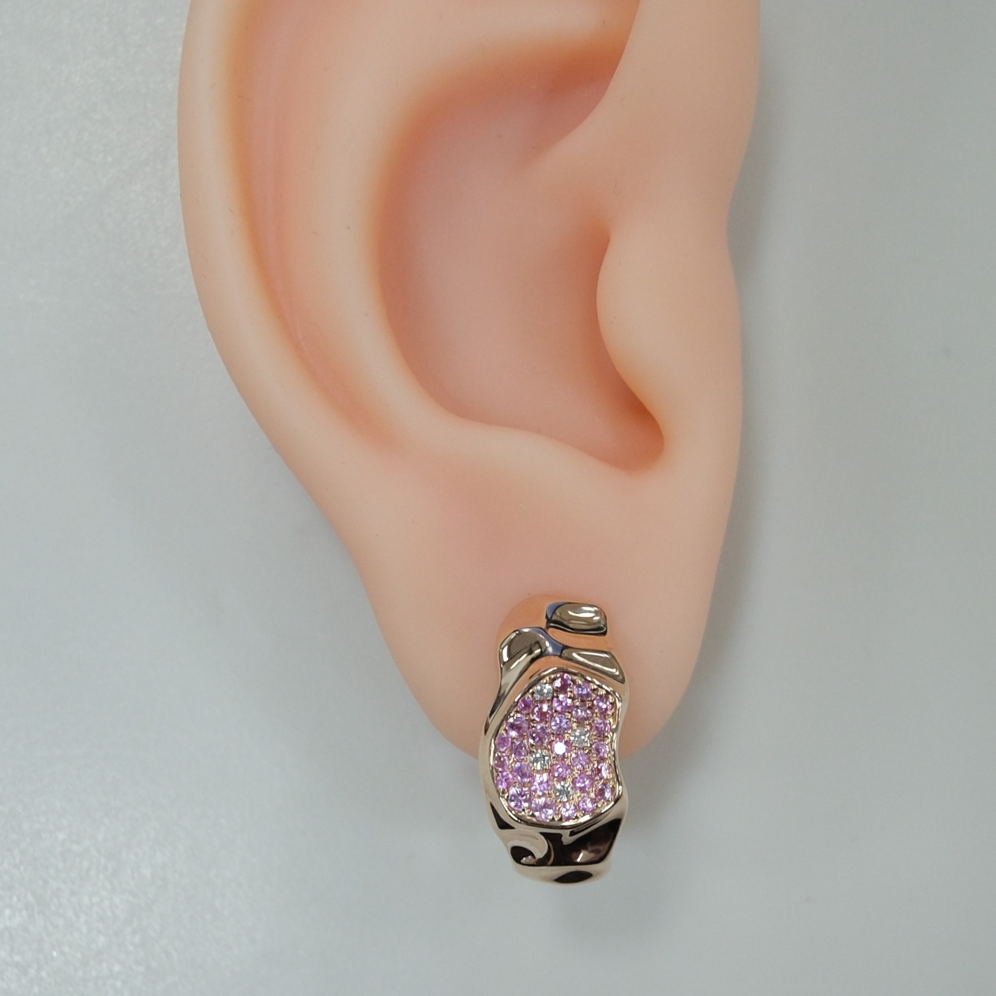 Серьги из золота с розовыми сапфирами